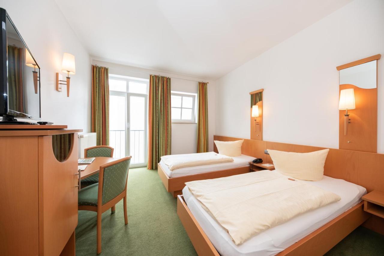 Hotel Bitburger Hof Екстериор снимка